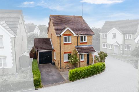 3 bedroom detached house for sale, Primrose Walk, Southminster CM0