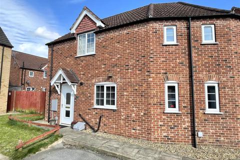 2 bedroom end of terrace house for sale, Celandine Close, Spalding