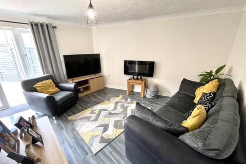 2 bedroom end of terrace house for sale, Celandine Close, Spalding