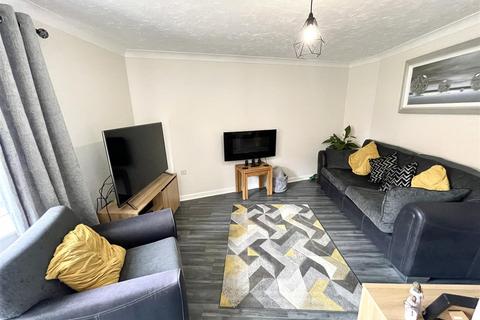 2 bedroom end of terrace house for sale, Celandine Close, Spalding