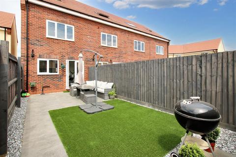 3 bedroom end of terrace house for sale, Fennel Drive, Easton NR9