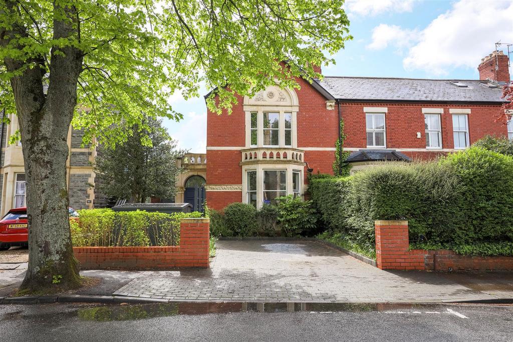 38 Stanwell Road, Penarth, Vale of... 5 bed end of terrace house for