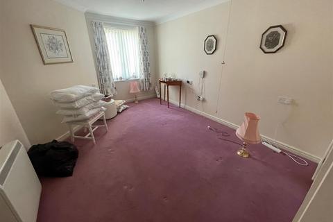 2 bedroom retirement property for sale, Windsor Way, Aldershot