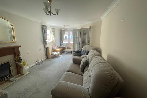 2 bedroom retirement property for sale, Windsor Way, Aldershot