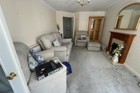 2 bedroom retirement property for sale, Windsor Way, Aldershot