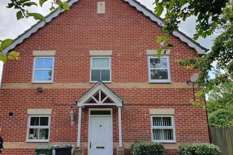 2 bedroom house to rent, Florence Gardens, Thatcham