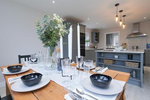 5 bedroom detached house for sale, Whittlebury Road, Silverstone