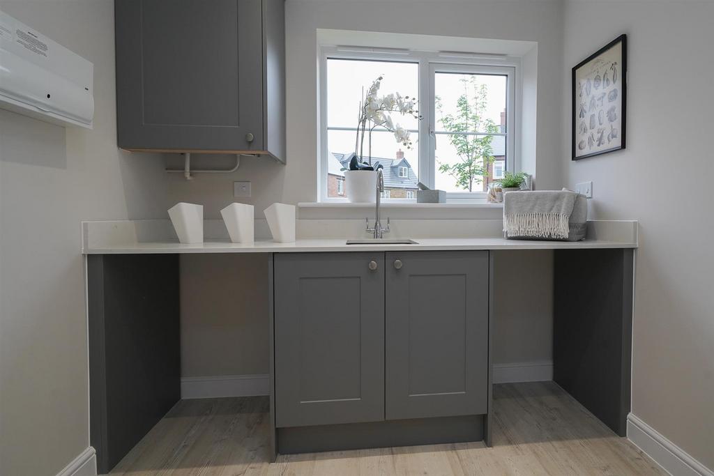 2 Oak Tree Avenue (8).jpg