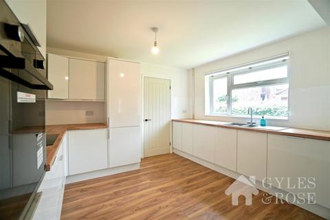 2 bedroom semi-detached house for sale, Clacton Road, Colchester