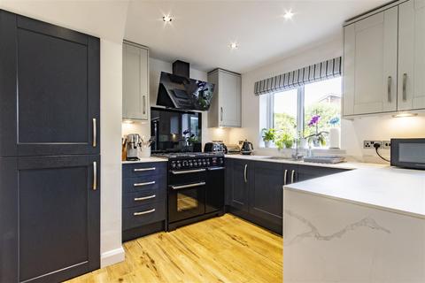 3 bedroom detached house for sale, Mill Stream Close, Chesterfield