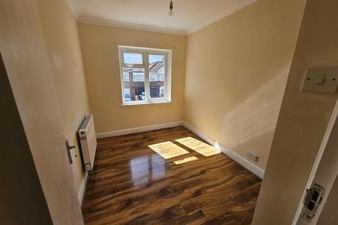 5 bedroom house to rent, Knowsley Avenue, Southall