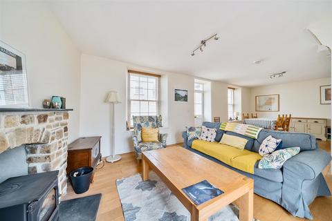 72 The Square, Hartland, Bideford, EX39 6BL