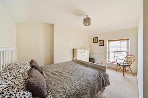 72 The Square, Hartland, Bideford, EX39 6BL