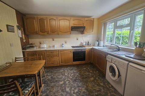 3 bedroom end of terrace house for sale, The Cwm, Knighton