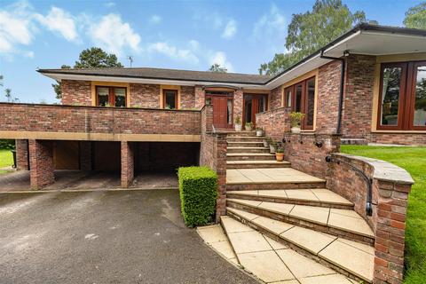 3 bedroom detached house for sale, Rappax Road, Altrincham WA15