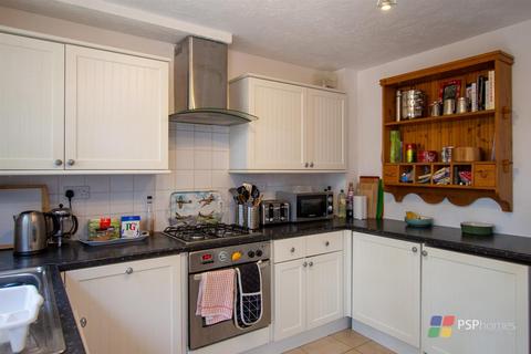 2 bedroom terraced house to rent, Barley Drive, Burgess Hill