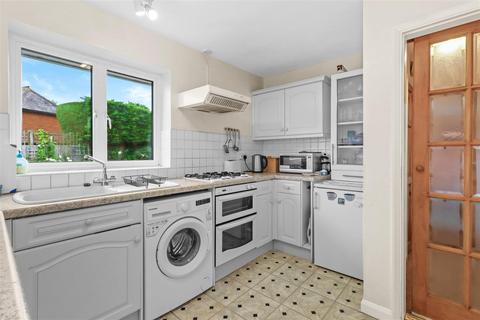 6 Filching Close, Polegate, BN26 5NU