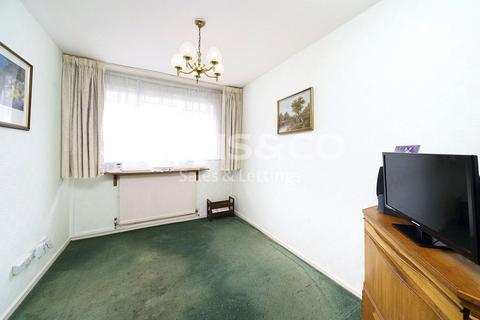 75 Rivington Crescent, London, NW7 2LF