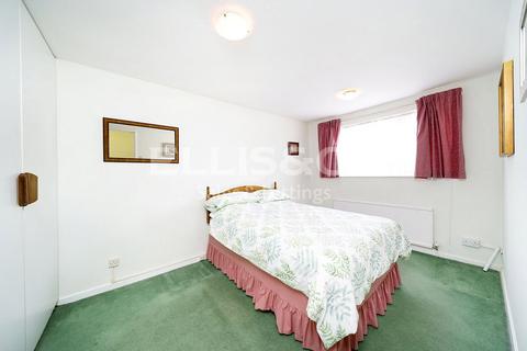 75 Rivington Crescent, London, NW7 2LF