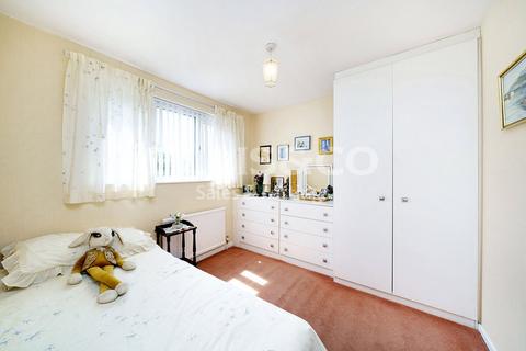 75 Rivington Crescent, London, NW7 2LF