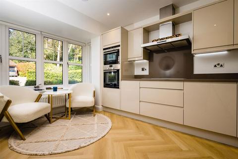 3 Nettlecombe Close, Upper Hale, Farnham, GU9 0AQ