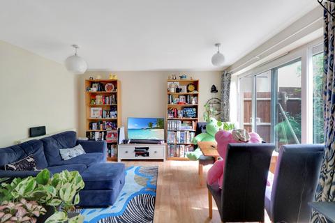 2 bedroom flat for sale, Bennington Street, Cheltenham