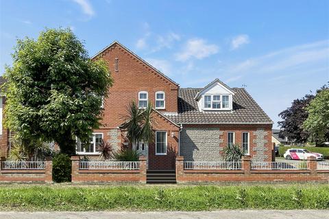 4 bedroom detached house for sale, Florence Road, Pakefield