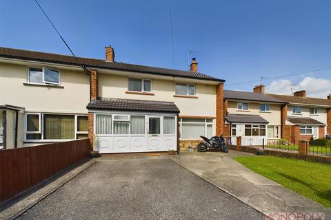 3 bedroom semi-detached house for sale, Overton, Wrexham