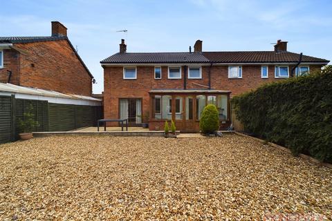 3 bedroom semi-detached house for sale, Overton, Wrexham