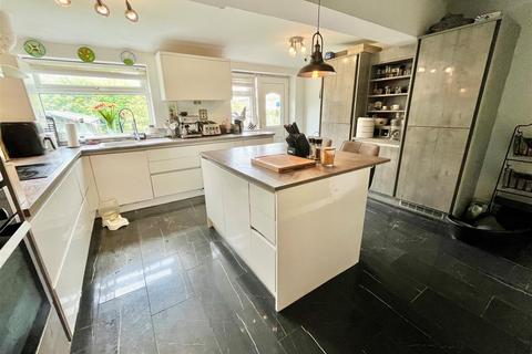 4 bedroom semi-detached house for sale, Carrington Lane, Sale