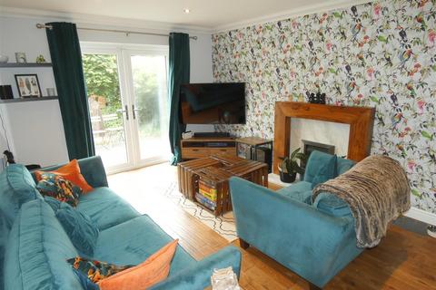 28 Arley Walk, Ettiley Heath, Sandbach, CW11 3ZN