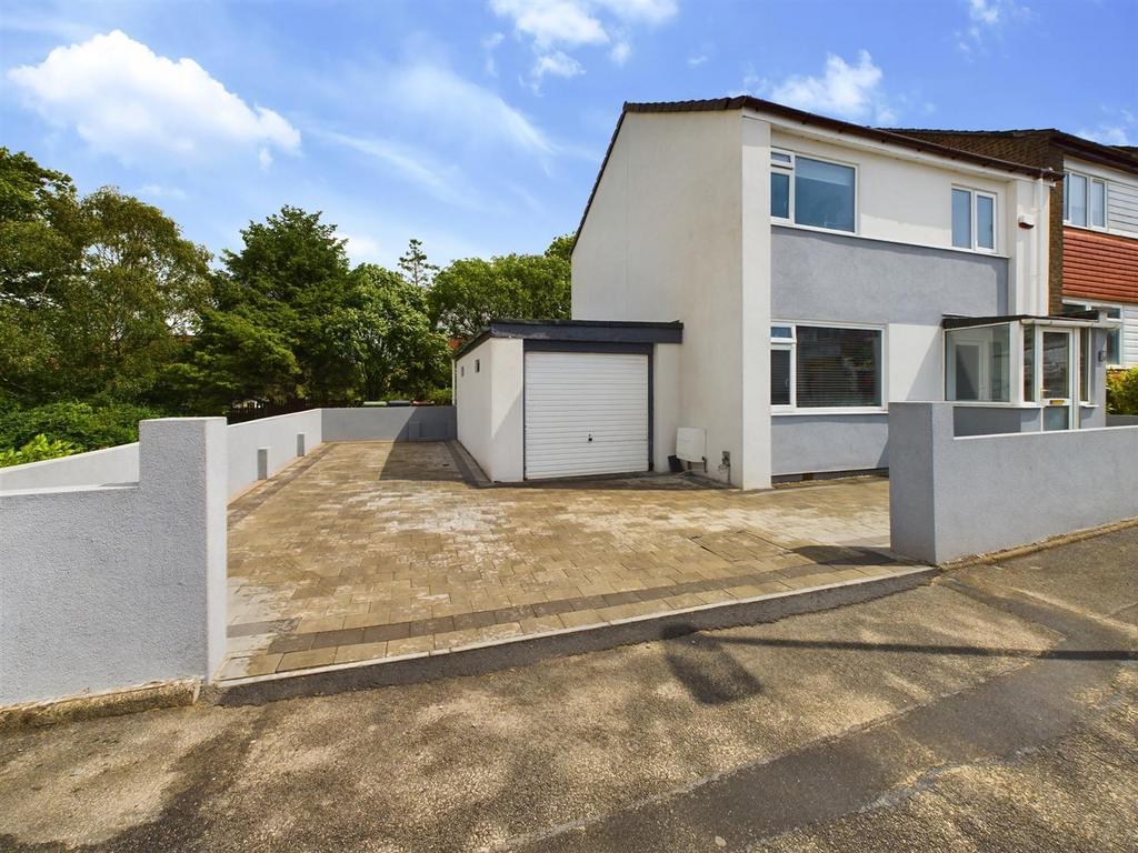 Foxbar Crescent, Paisley PA2 3 bed end of terrace house for sale £150,000