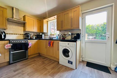 28 Chaffinch Drive, Cullompton, EX15 1UJ