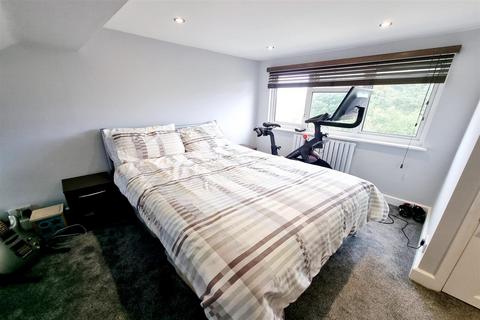 4 bedroom terraced house for sale, Chestnut Grove, Barnet