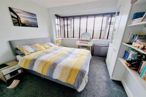 4 bedroom terraced house for sale, Chestnut Grove, Barnet