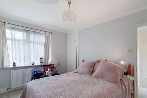 105 Locket Road, Harrow, HA3 7NY