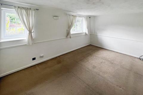 2 bedroom terraced house for sale, Perryfields Close, Redditch