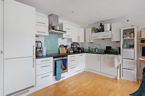 1 bedroom flat for sale, Church Walk, London, N16