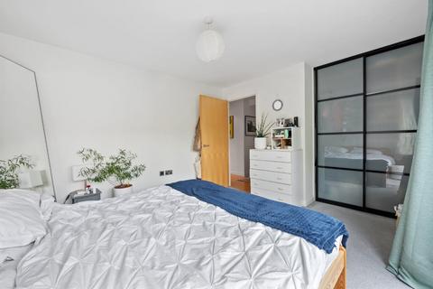 1 bedroom flat for sale, Church Walk, London, N16