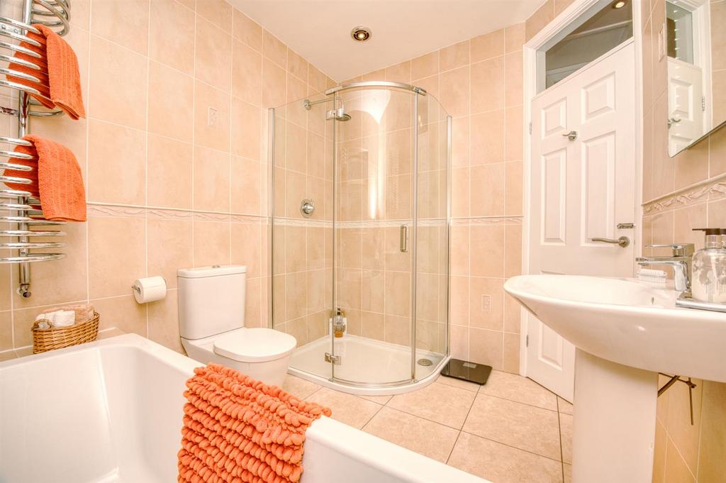 Bathroom - shower cubicle.jpg