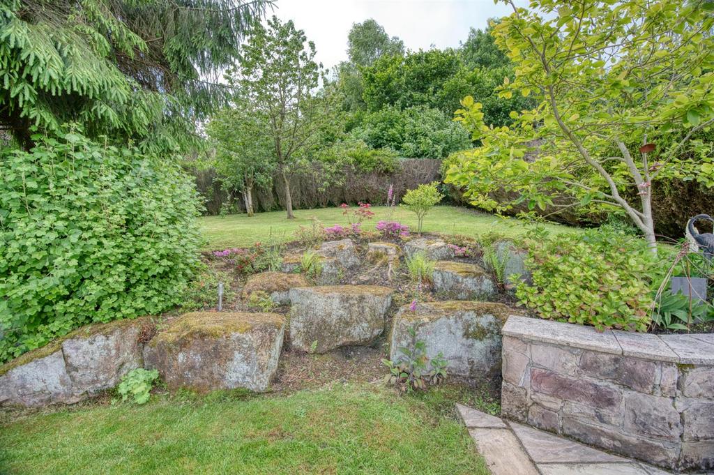 Rockery and top of garden.jpg