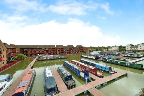 4 bedroom end of terrace house to rent, The Slipway, Staverton