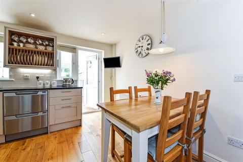 7 Hartley Meadows, Whitchurch, RG28 7BW
