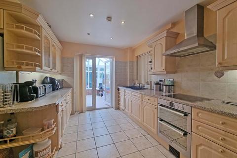 276 Broad Lane, Birmingham, B14 5AA