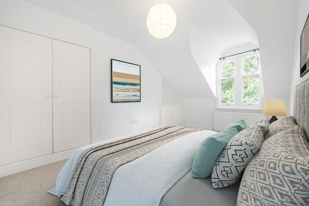 Bedroom 1a.jpg