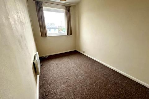 2 bedroom apartment for sale, Reading Road, Yateley GU46