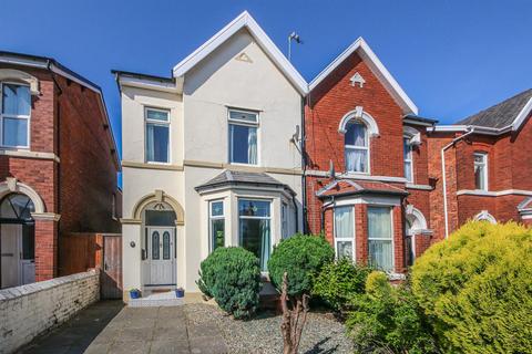 3 bedroom semi-detached house for sale, Hart Street, Southport PR8