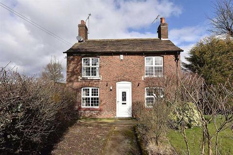 4 bedroom country house to rent, Lowes Farm, Congleton Road, Gawsworth, Macclesfield, SK11 9ER