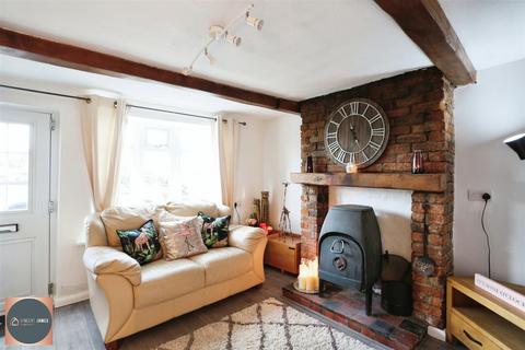 2 bedroom cottage for sale, Main Road, Moulton, Northwich