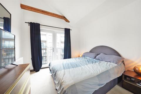 2 bedroom apartment for sale, Sharleston Court, Barking IG11